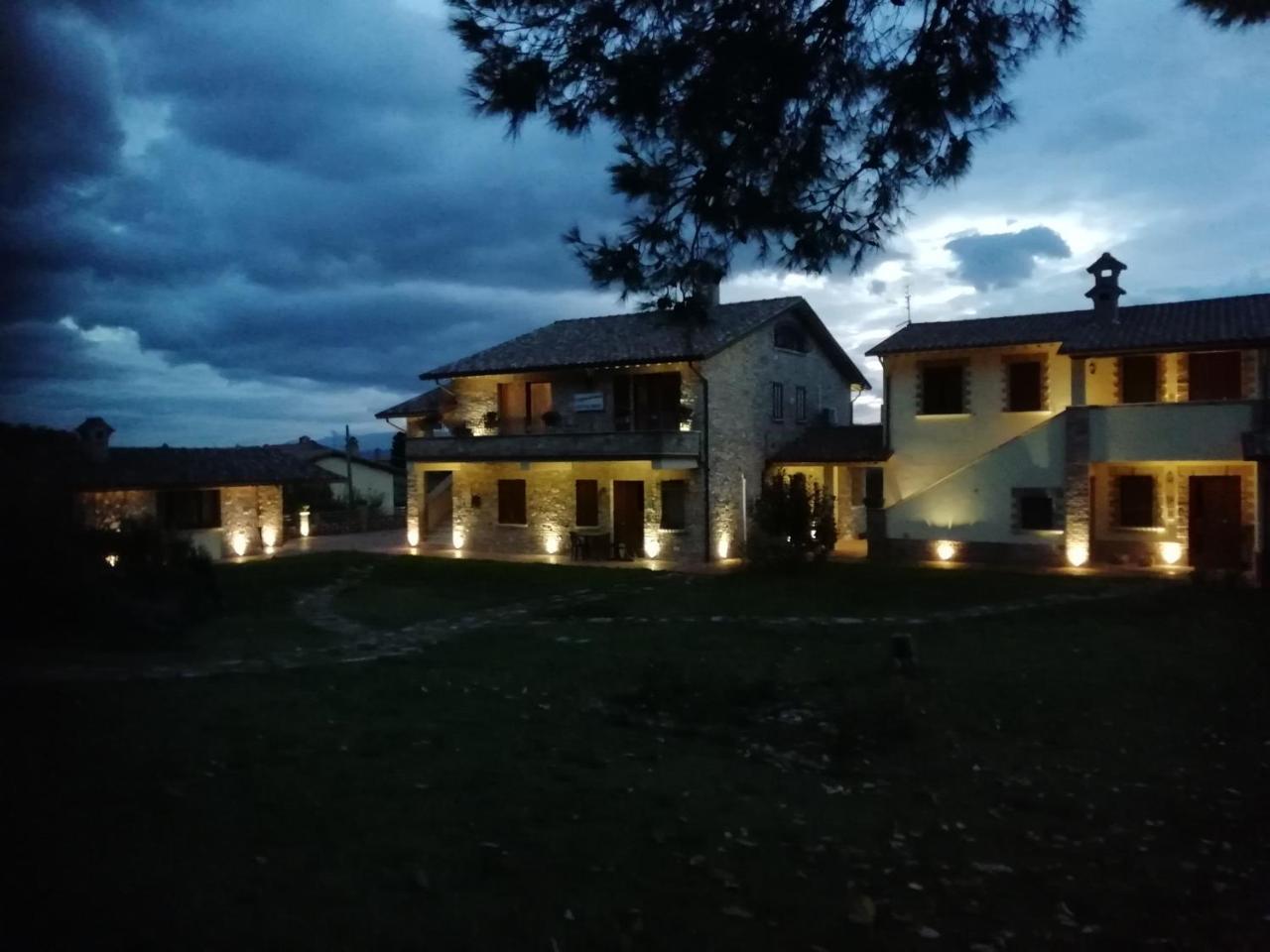 La Sorgente Del Subasio Apartments Assisi Bagian luar foto